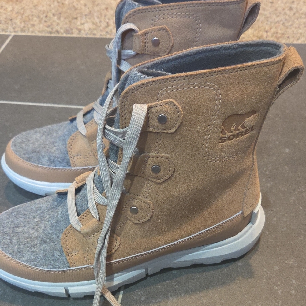 Sorel Kids' Brown and Gray Adventure Boots